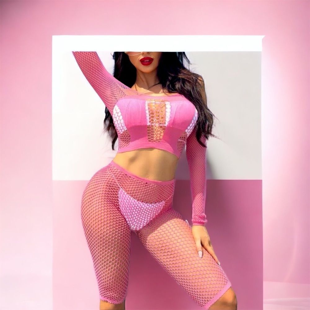 Feels Good On! l 2-piece l Hot Pink l Mesh Capri Set l Long-sleeve l Knee Capri